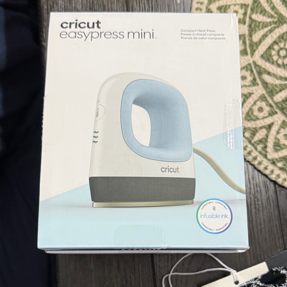Cricut EasyPress Mini with Blue Handle and Gray Base